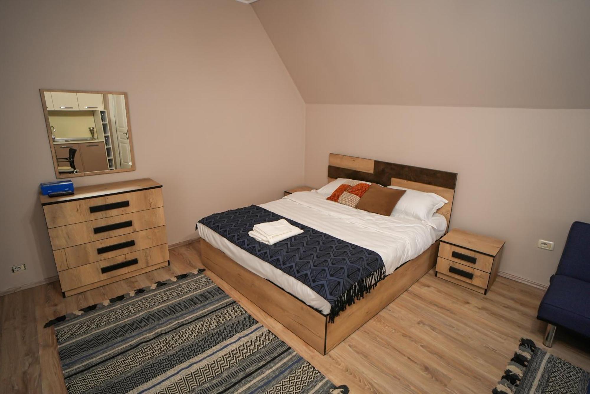 Grandpa House - Studio App.2 Tirana Esterno foto